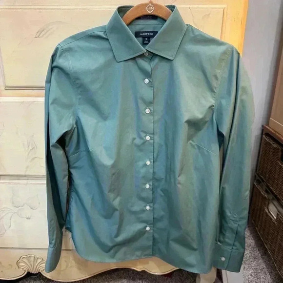 Lands' End Women Size 10 Wrinkle-Free Broadcloth Long Sleeve Button Down Shirt. - Picture 1 of 10